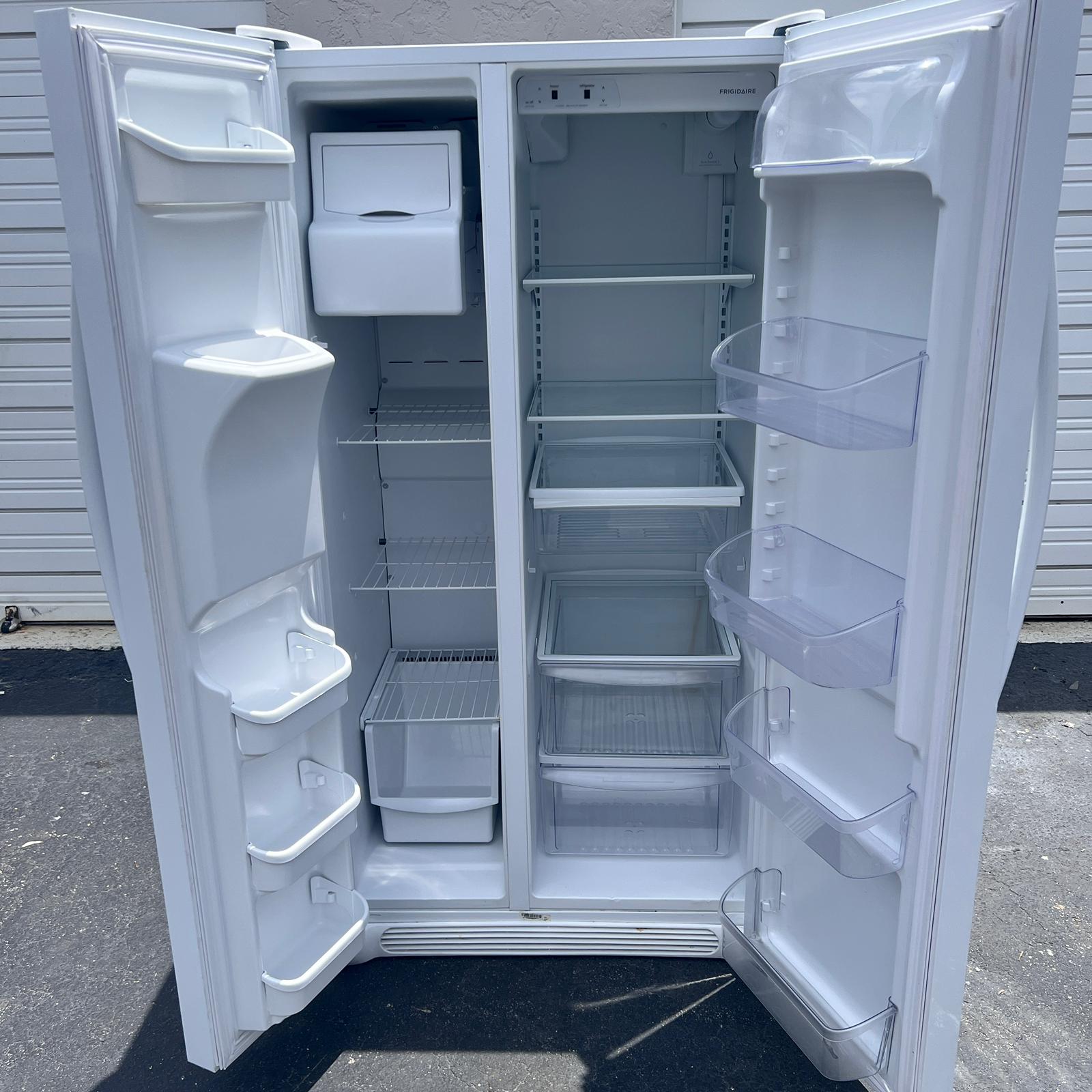 Frigidaire Side by Side Refrigerator Frigidaire Side by Side Refrigerator